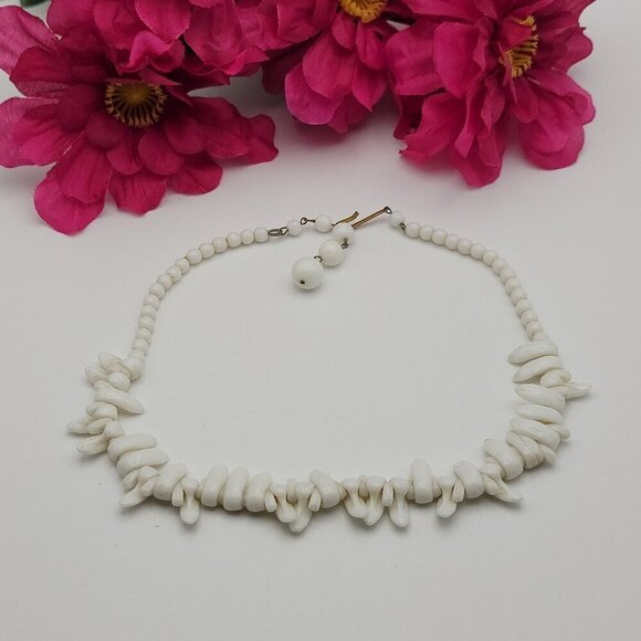 Jewelry - Vintage White Milk Glass Spike Beaded Tribal Choker Necklace 16.5 In Hook Clasp